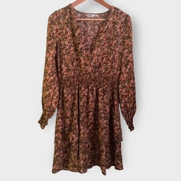 Devoted Ditsy Floral Dress - Picture 4 of 11